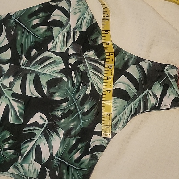 One piece swimsuit - Picture 6 of 7